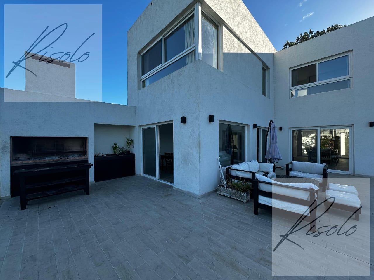Foto de Casa en Venta Laguna 4 dormitorios, Pileta, DVH, Barrio Cerrado, Escobar, imagen 2