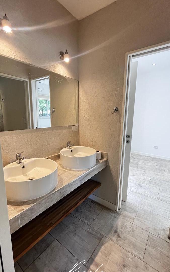 Foto de Casa en Venta. Pileta, Riego 3 dormitorios. Escritorio. Barrio Cerrado, imagen 2