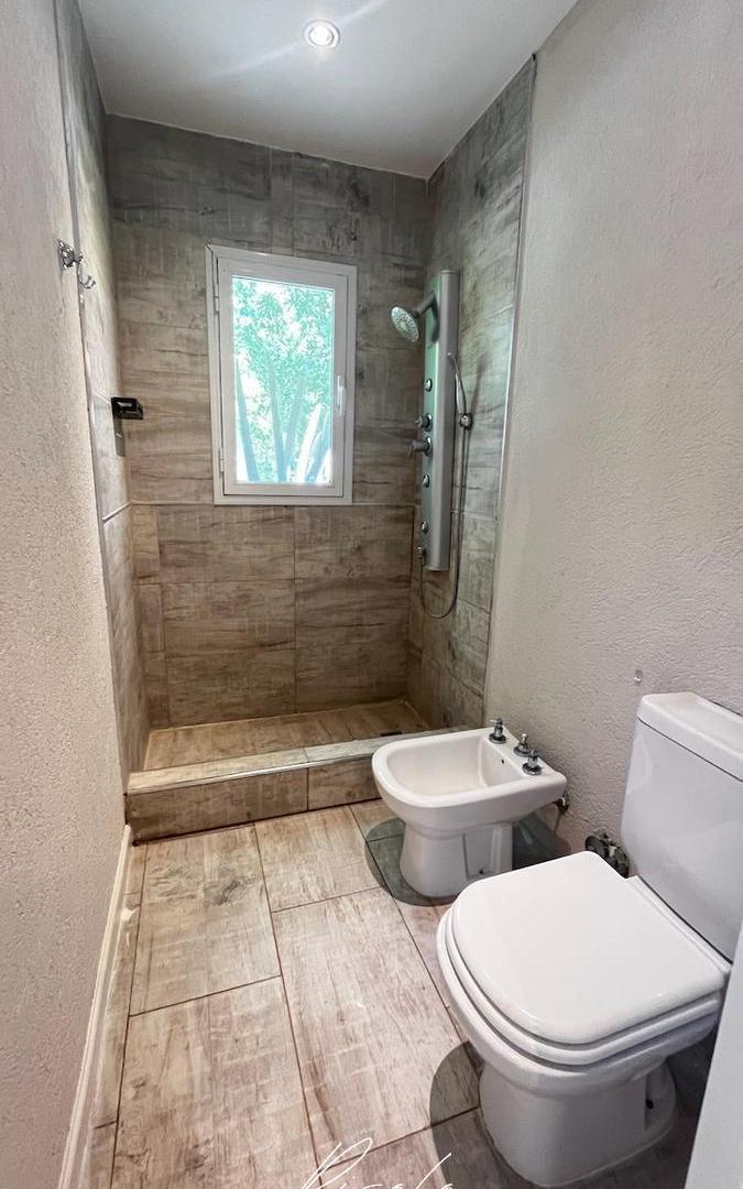 Foto de Casa en Venta. Pileta, Riego 3 dormitorios. Escritorio. Barrio Cerrado, imagen 1