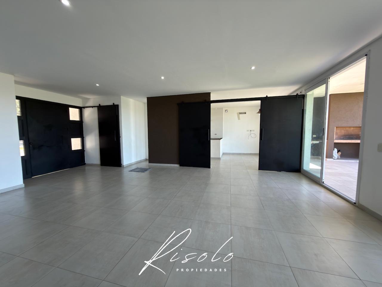Foto de Casa en Alquiler, 3 dormitorios. Amplia cocina y comedor diario, imagen 2