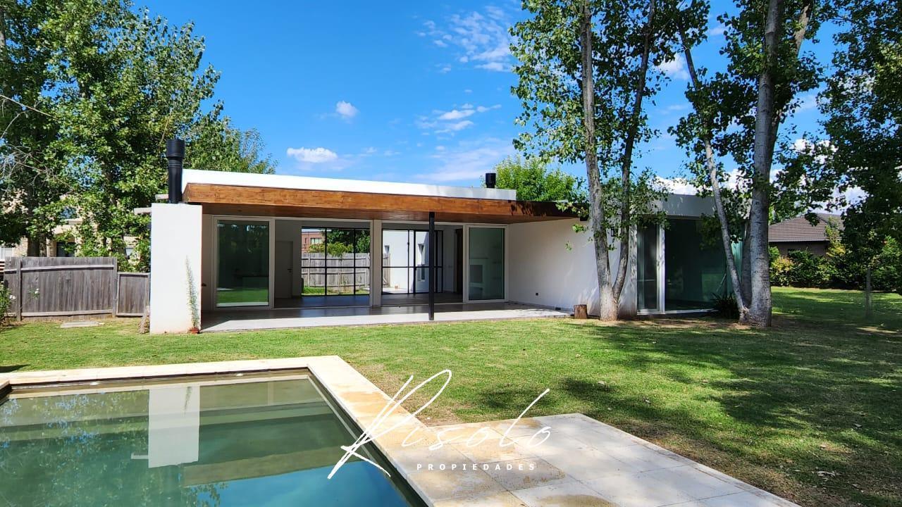 Foto de Casa en Venta, 3 dormitorios. Pileta. Parrilla. Barrio Cerrado, Zona, imagen 4