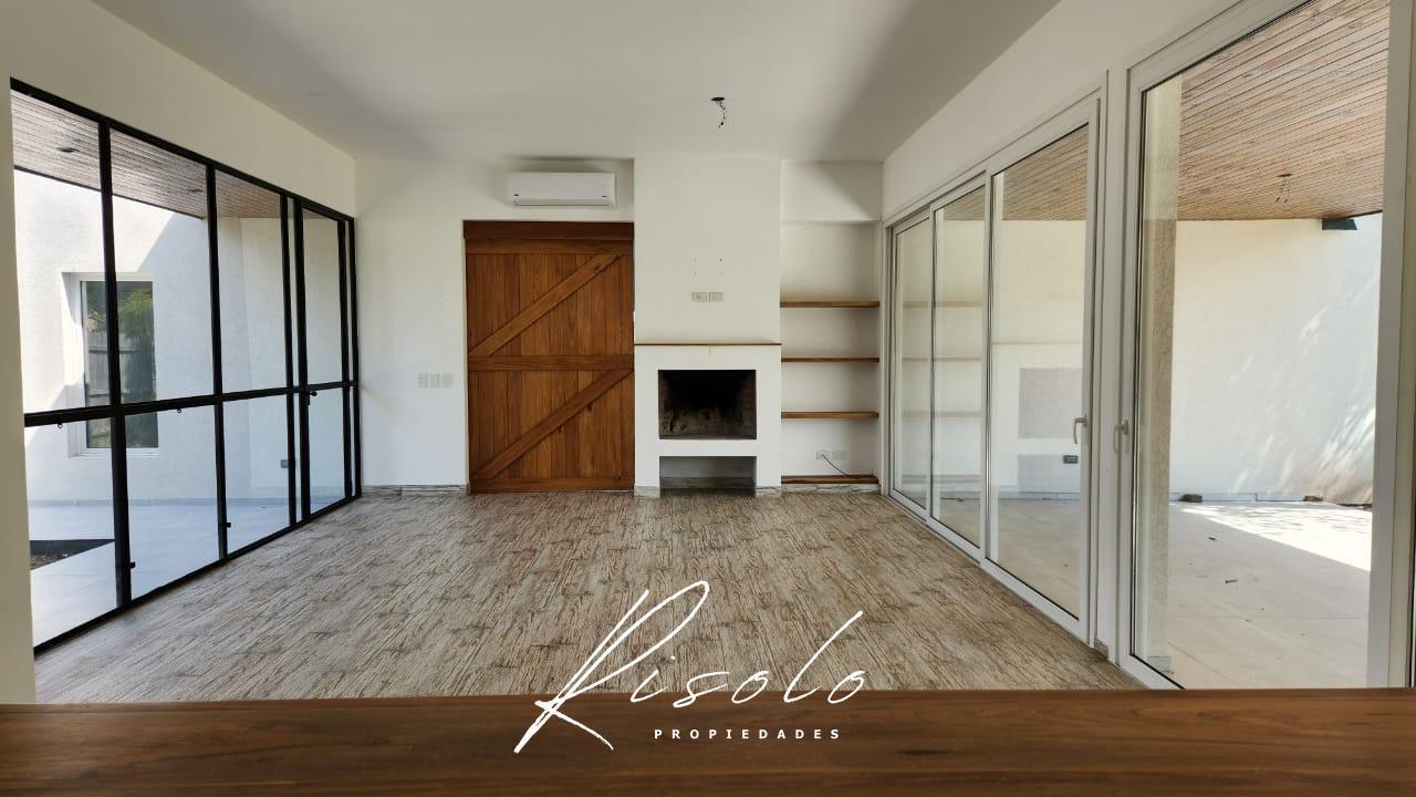 Foto de Casa en Venta, 3 dormitorios. Pileta. Parrilla. Barrio Cerrado, Zona, imagen 1