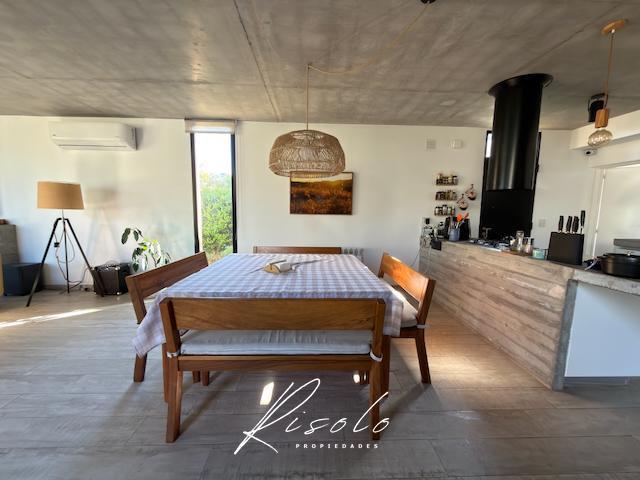 Foto de Casa en Venta, Pileta. 3 dormitorios. Diseño moderno. Barrio Cerrado, imagen 2
