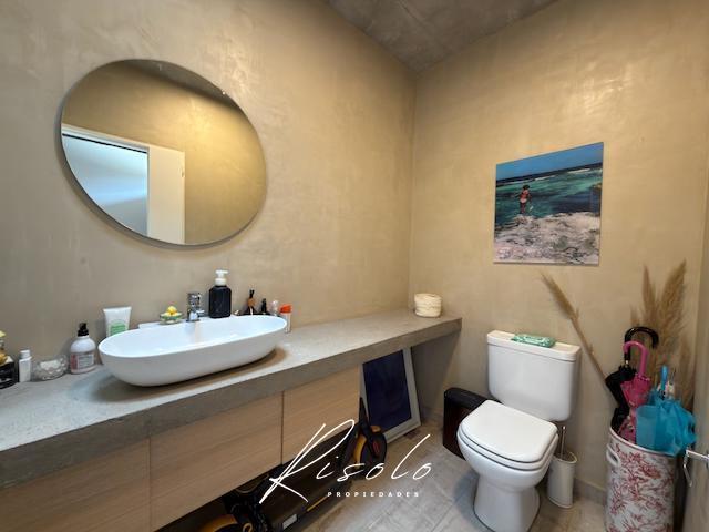 Foto de Casa en Venta, Pileta. 3 dormitorios. Diseño moderno. Barrio Cerrado, imagen 5