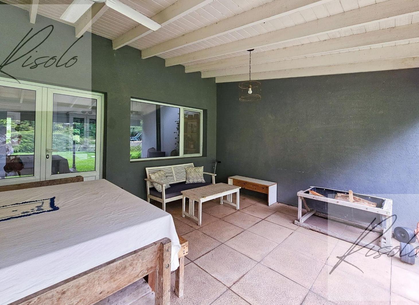 Foto de Casa en Venta. Pileta, 3 dormitorios, Escritorio. Horno a leña. Doble, imagen 5