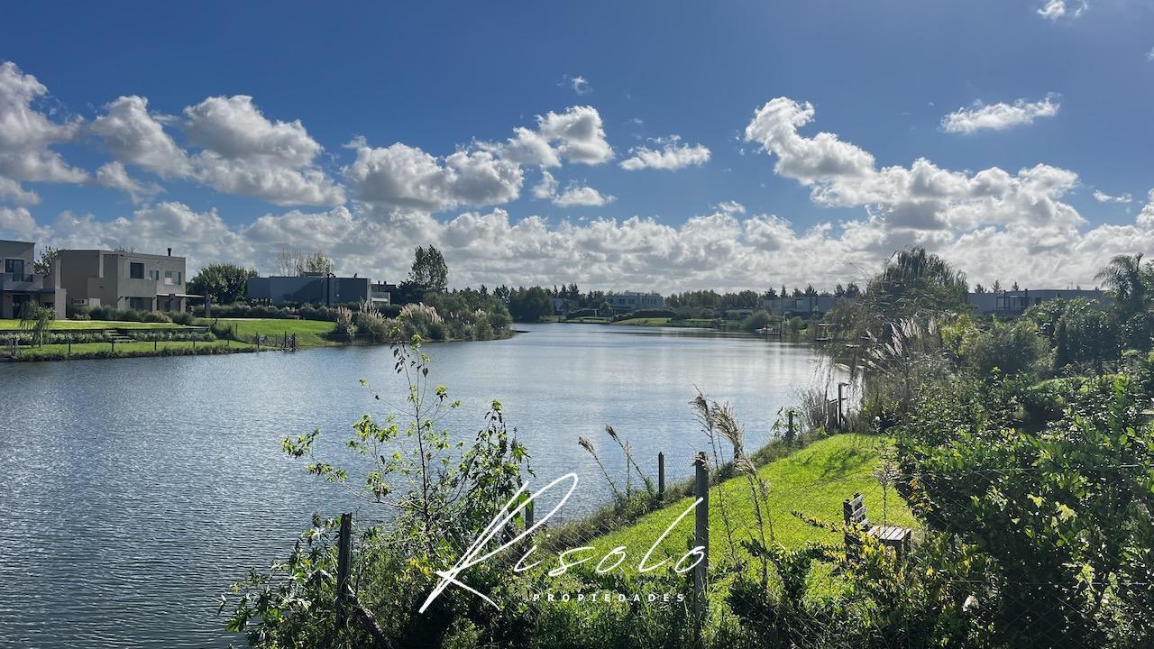 Foto de Lote a la Laguna en Venta. Amplia vista. Barrio Cerrado. Escobar, imagen 1