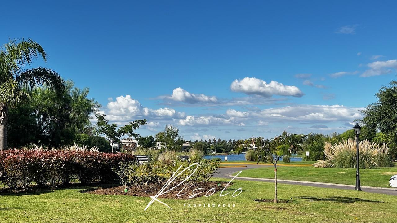 Foto de Lote a la Laguna en Venta. Amplia vista. Barrio Cerrado. Escobar, imagen 3
