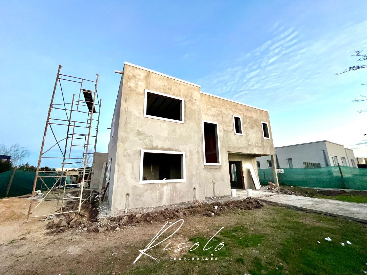 Foto de Casa en Venta con lote a la Laguna. 3 dormitorios, Pileta. Barrio, imagen 3