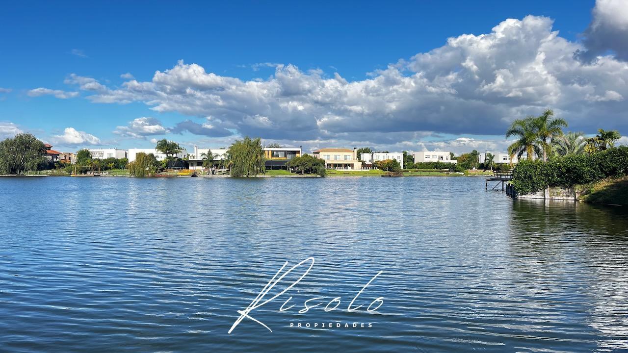 Foto de Lote en Venta con fondo a la Laguna, orientacion Noreste. Barrio, imagen 2