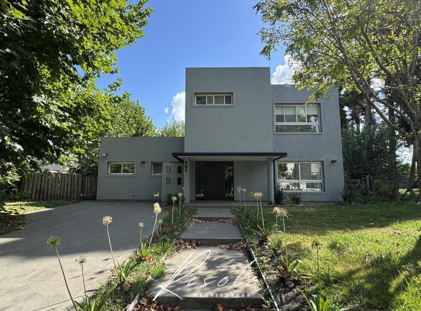 Foto de Casa Venta o Alquiler, 3 dormitorios, amplio living. arboles. Barrio, imagen 3