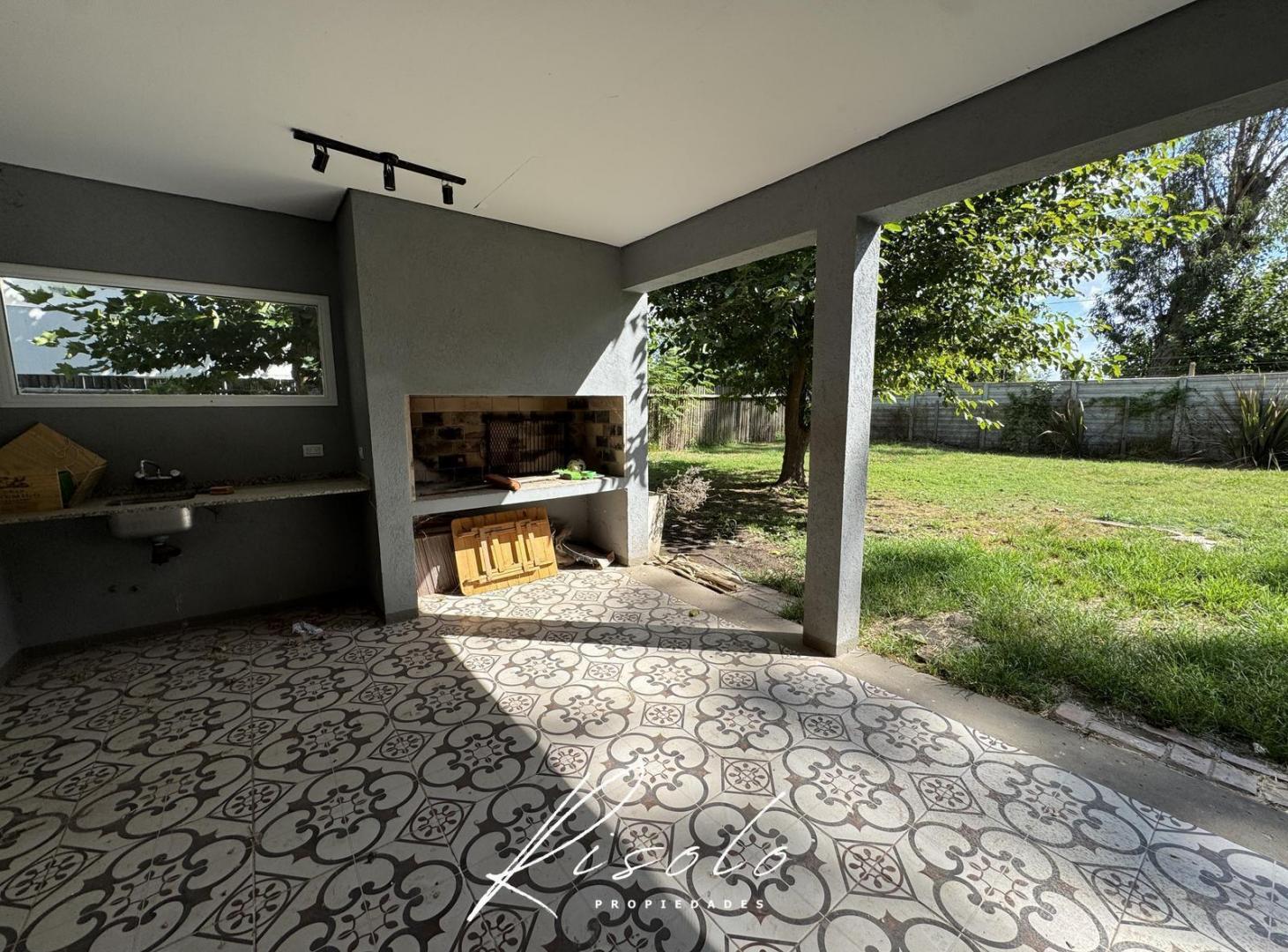 Foto de Casa Venta o Alquiler, 3 dormitorios, amplio living. arboles. Barrio, imagen 5