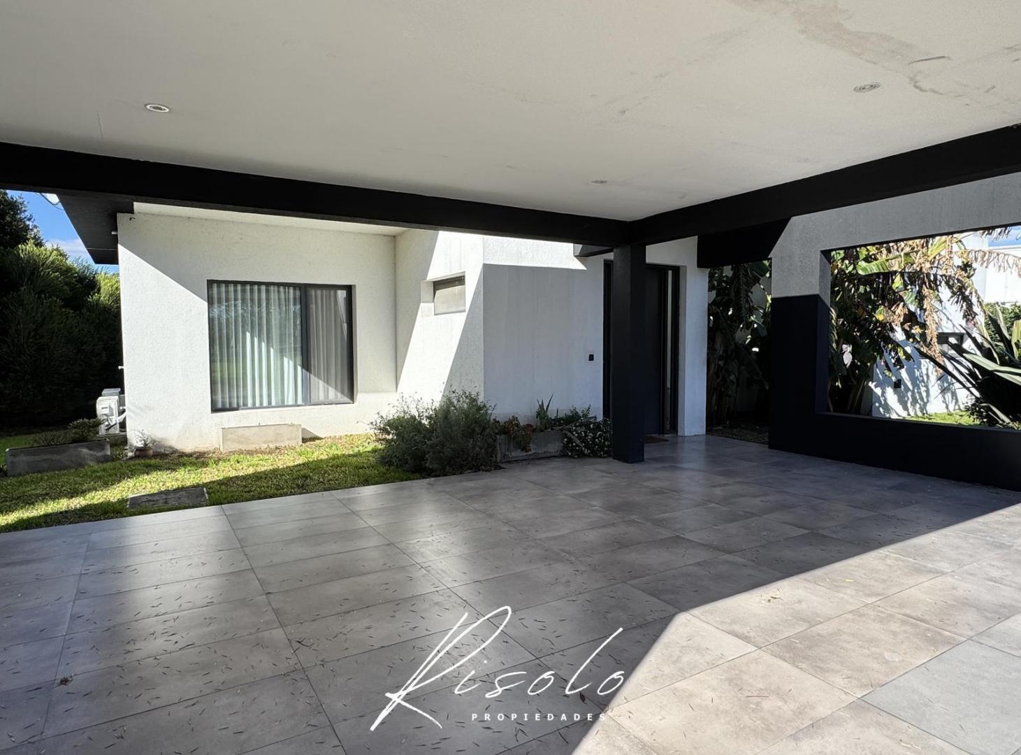 Foto de Casa en venta. pileta, laguna, parrilla. 3 dormitorios. Barrio Cerrado, imagen 3