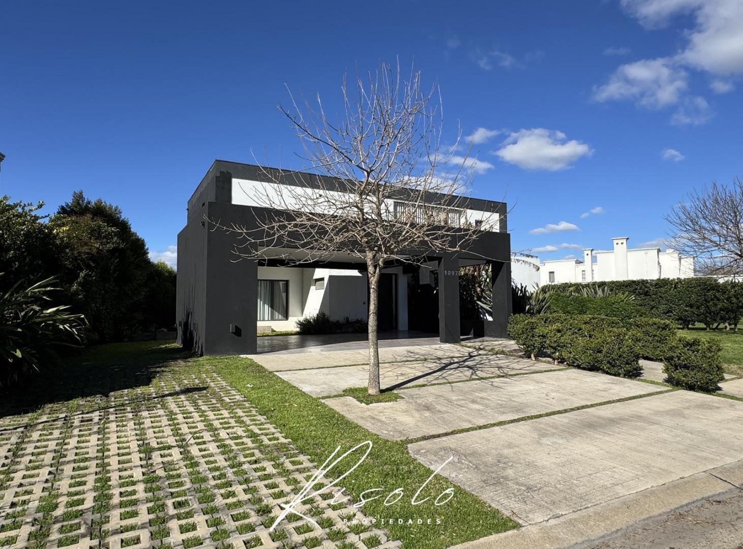 Foto de Casa en venta. pileta, laguna, parrilla. 3 dormitorios. Barrio Cerrado, imagen 5