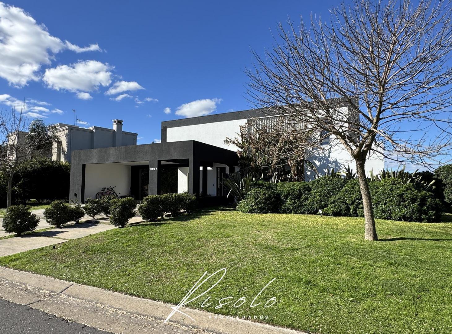 Foto de Casa en venta. pileta, laguna, parrilla. 3 dormitorios. Barrio Cerrado, imagen 4
