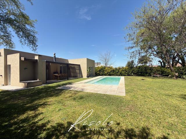 Foto de VENTA, CASA AMOBLADA EN UNA PLANTA, 3 DORMITORIOS, Pileta, Gran Parque, imagen 1