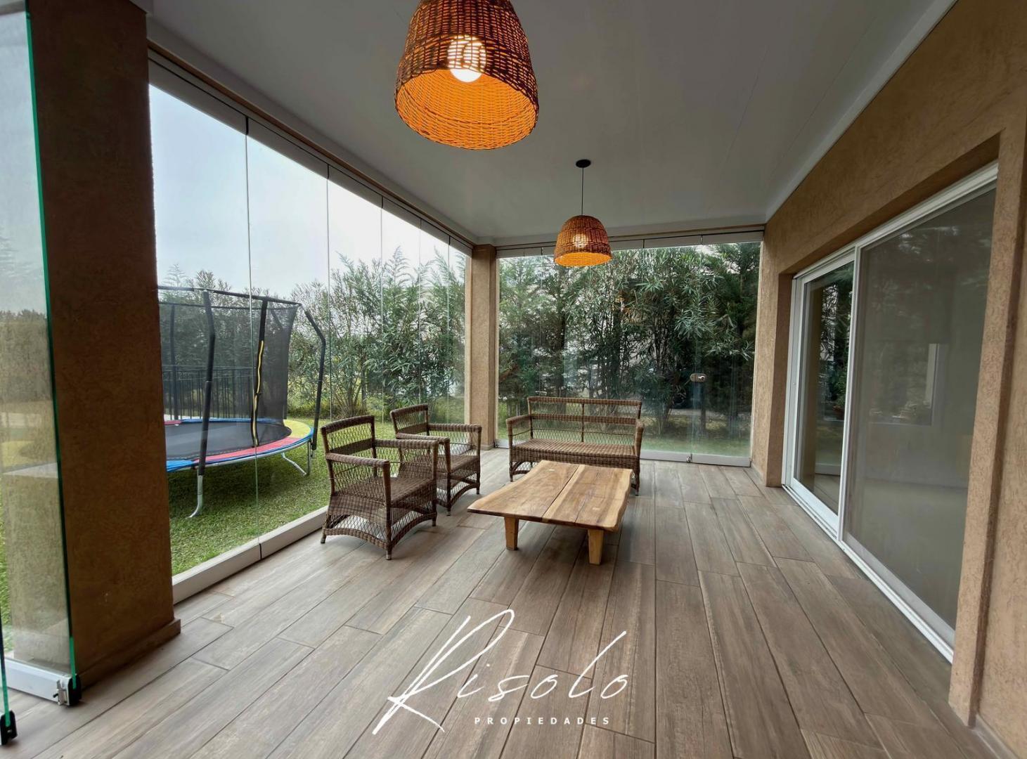 Foto de Casa en Venta y/o Alquiler, en Barrio Cerrado, Pileta. 3 dormitorios, imagen 2