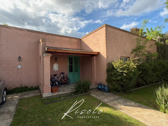 Foto de Casa en Venta. Estilo Campo. 3 dormitorios. Patio Interno. Barrio, imagen 3