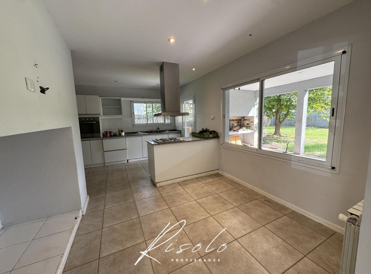 Foto de Casa Venta o Alquiler, 3 dormitorios, amplio living. arboles. Barrio, imagen 5