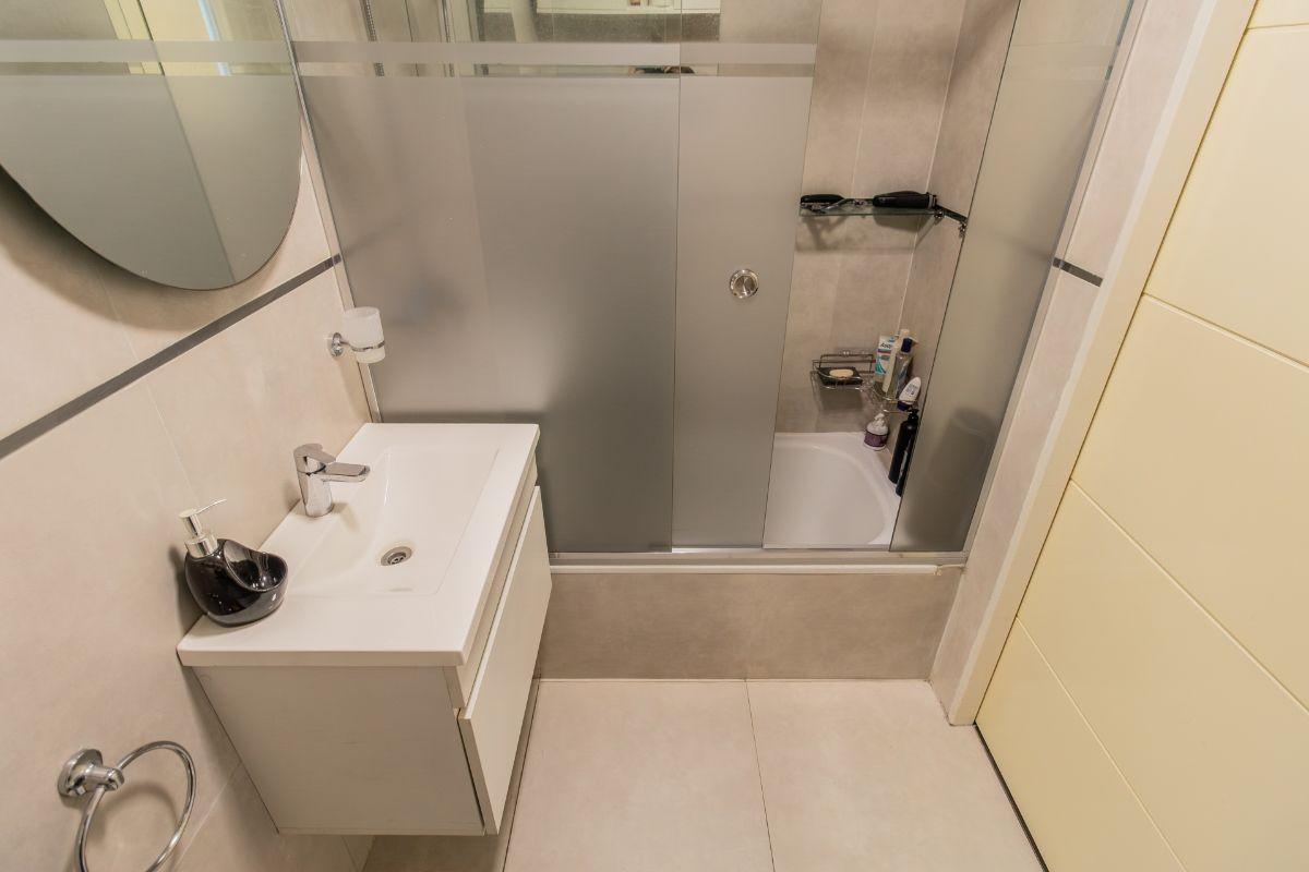 Foto de VENTA DEPARTAMENTO 2 AMBIENTES CON SUM Y COCHERA, imagen 5