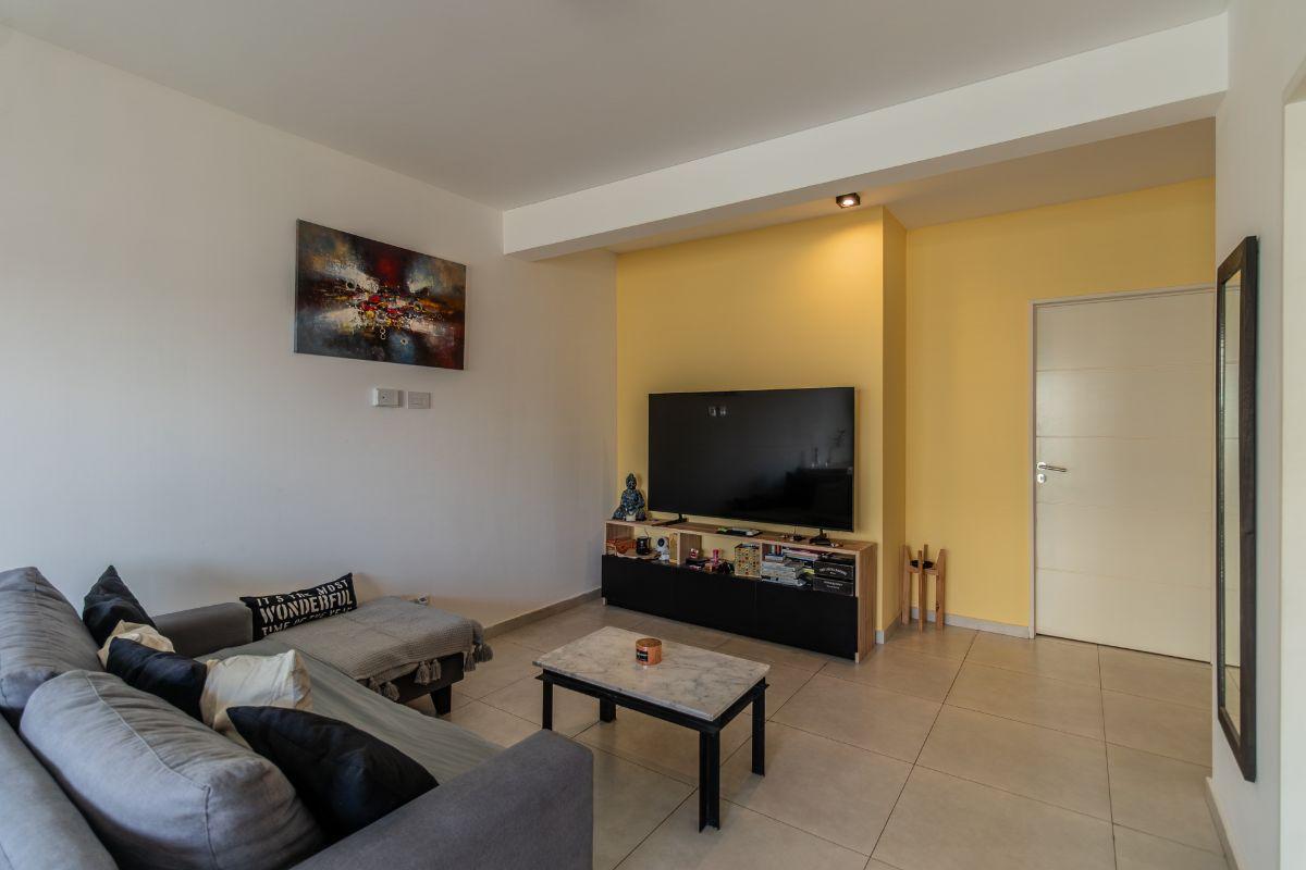 Foto de VENTA DEPARTAMENTO 2 AMBIENTES CON SUM Y COCHERA, imagen 4