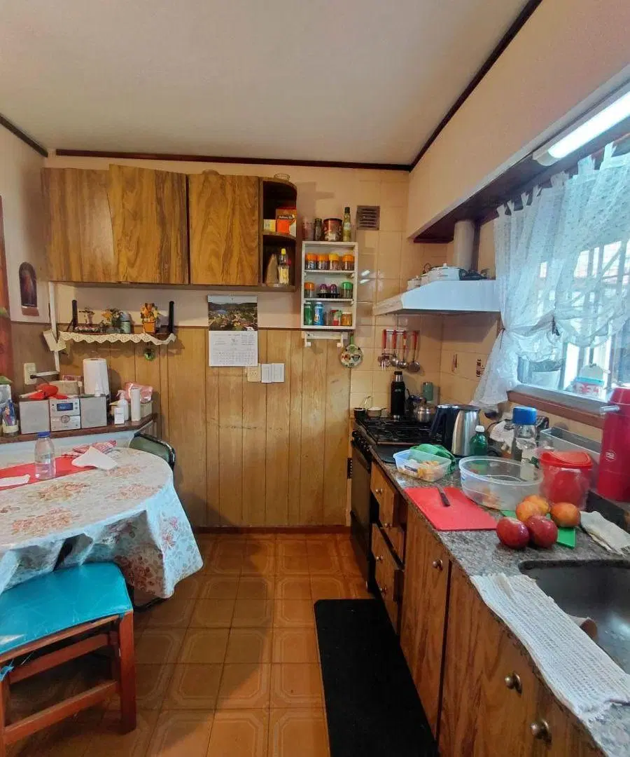 MAR DE AJO:VENTA CASA LOTE PROPIO 15X40 CASA PRICIPAL DOS FAMILIAS, MAS OTRO DEPARTAMENTO GAS NATU 4