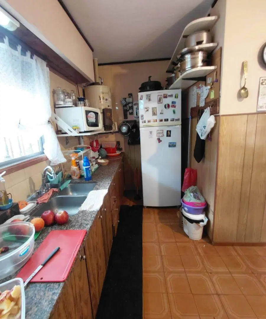 MAR DE AJO:VENTA CASA LOTE PROPIO 15X40 CASA PRICIPAL DOS FAMILIAS, MAS OTRO DEPARTAMENTO GAS NATU 5