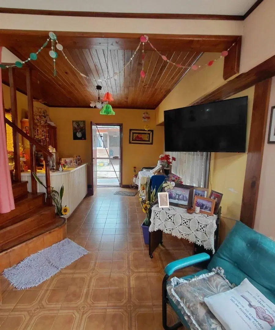 MAR DE AJO:VENTA CASA LOTE PROPIO 15X40 CASA PRICIPAL DOS FAMILIAS, MAS OTRO DEPARTAMENTO GAS NATU 2
