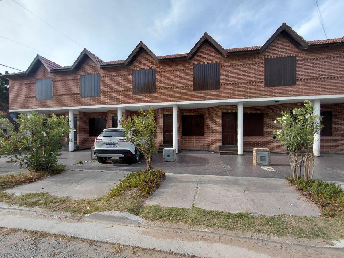 COSTA AZUL: VENTA A 50 METROS DEL MAR DUPLEX 3 AMBIENTES CON GAS NATURAL