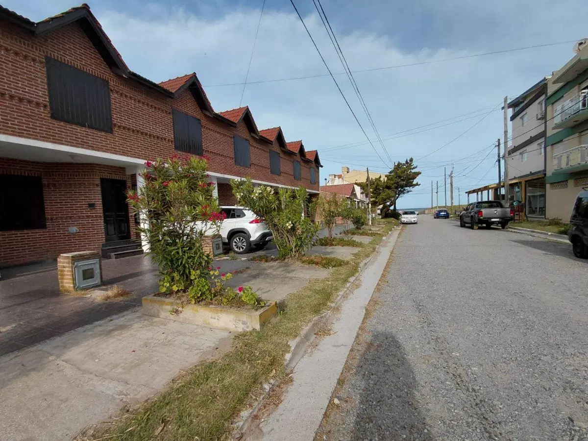 COSTA AZUL: VENTA A 50 METROS DEL MAR DUPLEX 3 AMBIENTES CON GAS NATURAL 3