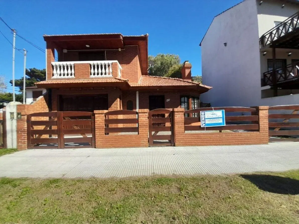 COSTA AZUL: VENTA CASA 3 DORMIT 3 BAÑOS LOTE 13 X 40 FONDO LIBRE DE 13 X 22 M2 A 2 CUADRAS DEL MAR 2