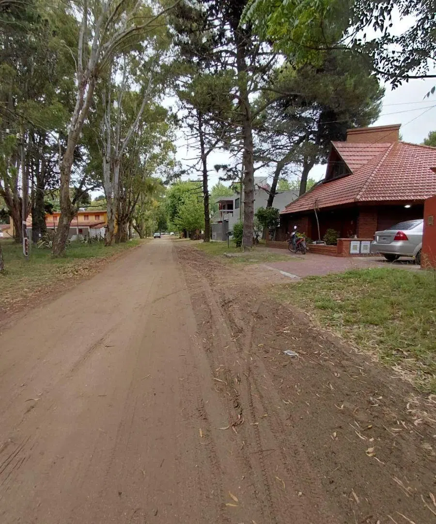 Terreno de 600 m2 en venta en La Lucila del Mar Red de gas Natural 2