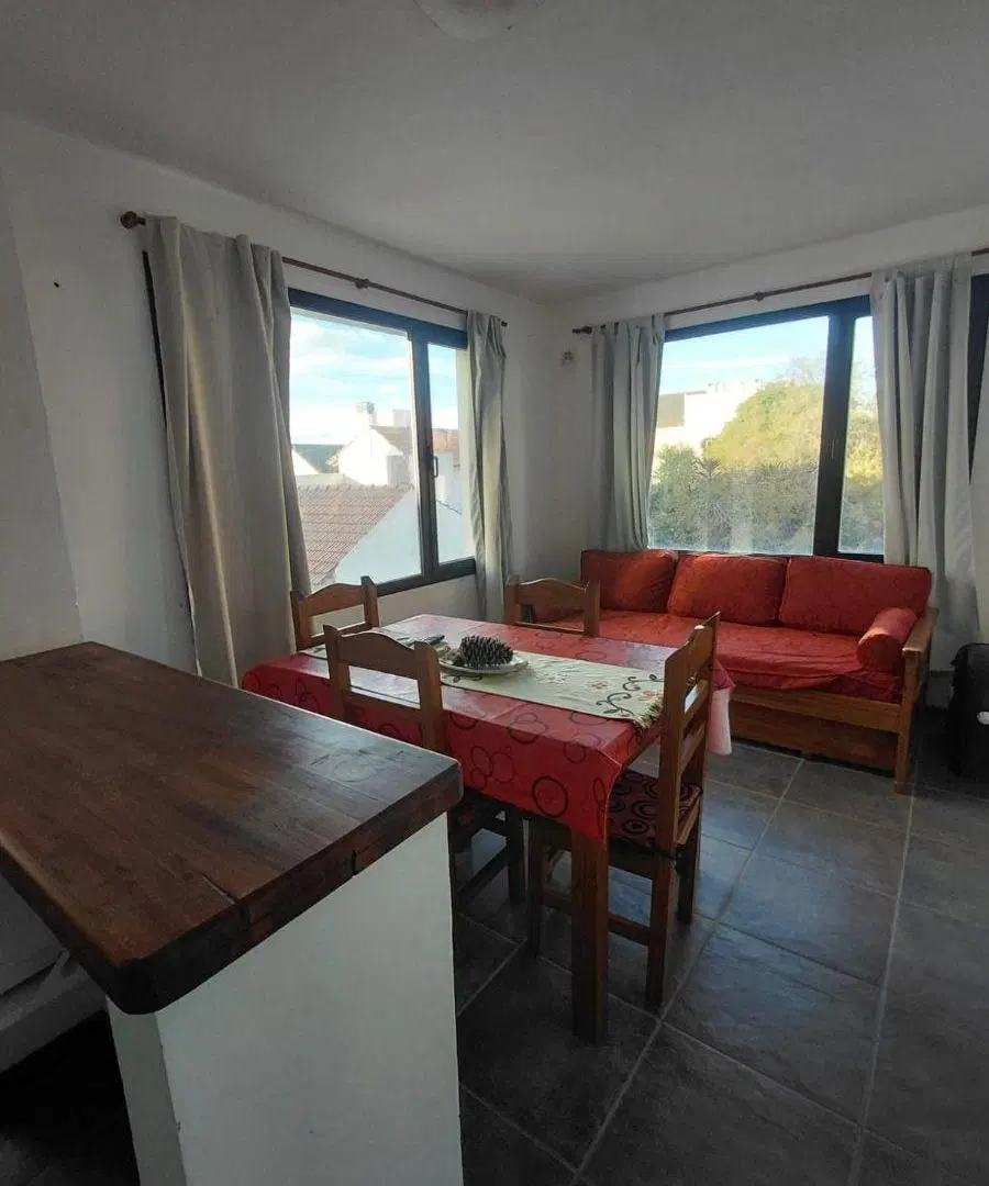 COSTA AZUL: VENTA DEPARTAMENTO 2 AMBIENTES 1 CUADRA DEL MAR GAS NATURAL ESPACIO PARA AUT 3