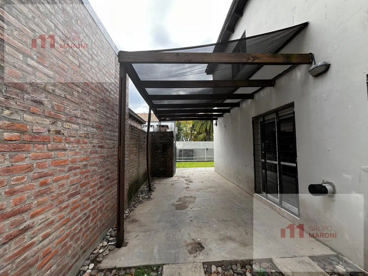 Venta Casa dos dormitorio, patio y pileta en Fisherton, Rosario 2
