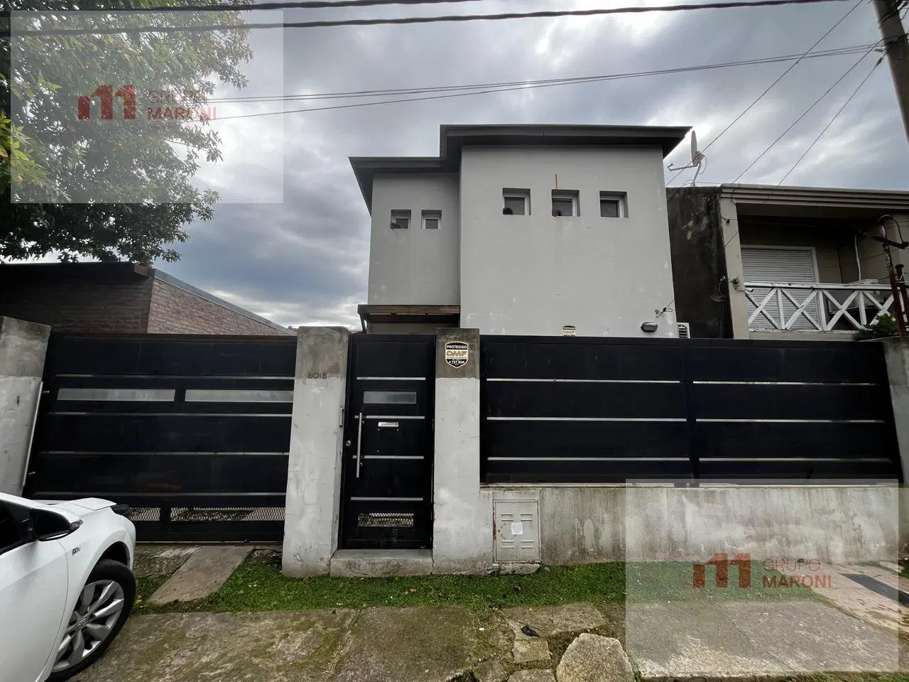 Venta Casa dos dormitorio, patio y pileta en Fisherton, Rosario 1