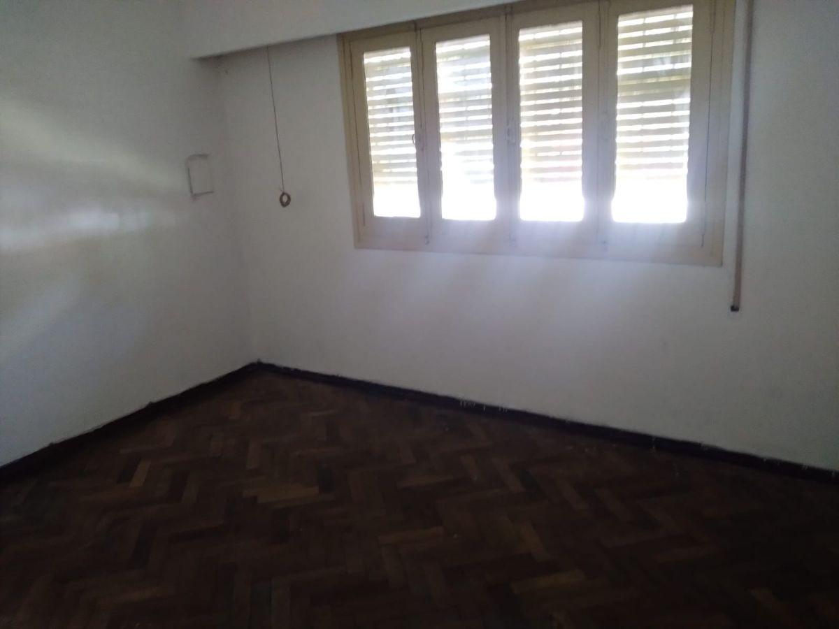 Foto de CASA TRES DORMITORIO Y COCHERA, imagen 3
