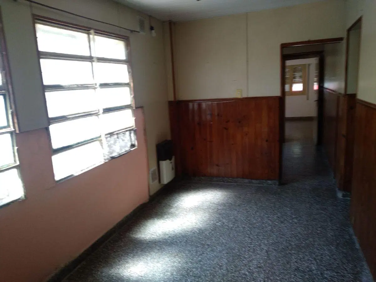 CASA TRES DORMITORIO Y COCHERA 5