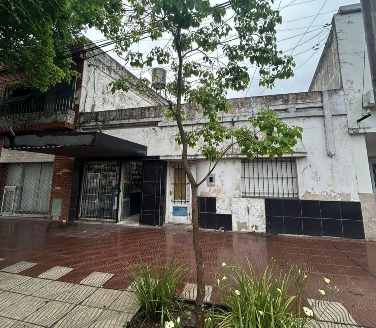 Foto de LOCAL CENTRICO Y CASA A RECICLAR, imagen 1