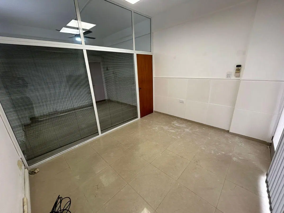 OFICINA CENTRICA EN SAN LORENZO 2