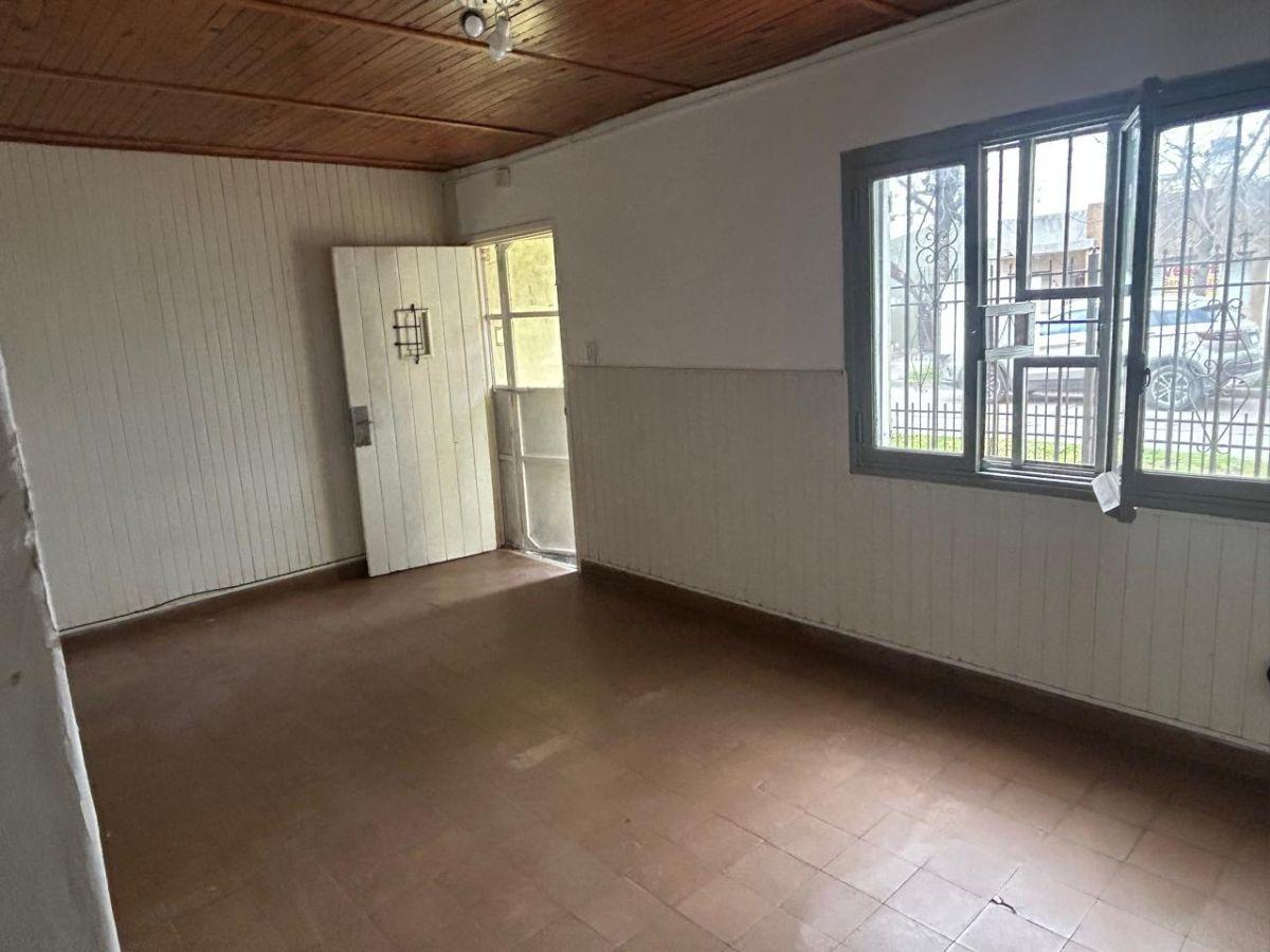 Foto de CASA CENTRICA DOS HABITACIONES Y COCHERA DOBLE., imagen 2