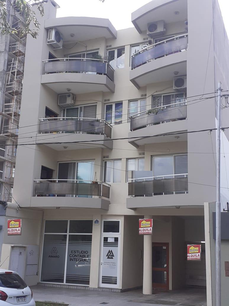 Foto de DEPARTAMENTO UNA HABITACION CON COCHERA FRENTE AL CAMPO DE LA GLORIA, imagen 1