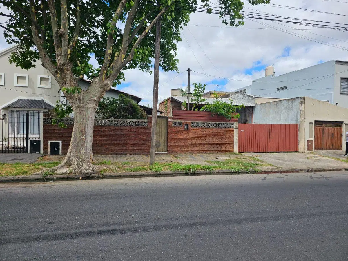 Bodega-Galpón con 80 m2 construidos en venta, Lanús Este 3