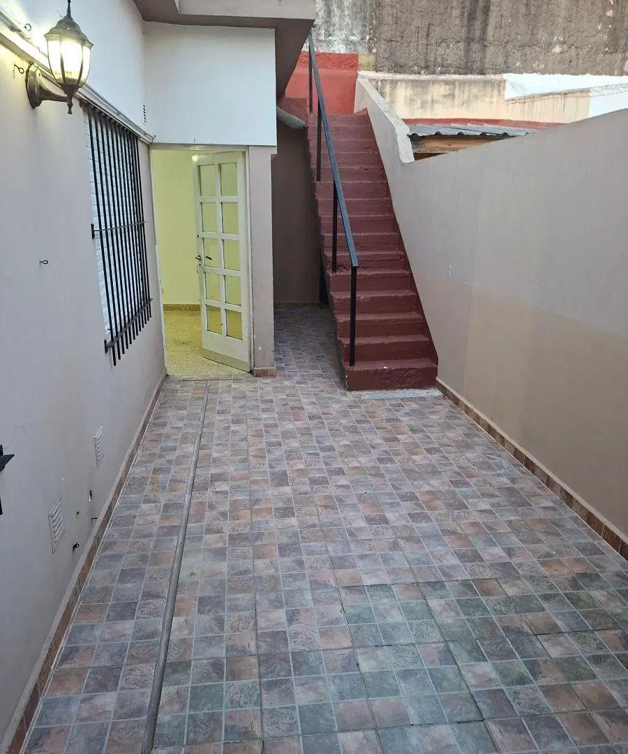 P.H 2 Y 1/2 Amb. al Ctfe. con patio y tza 2