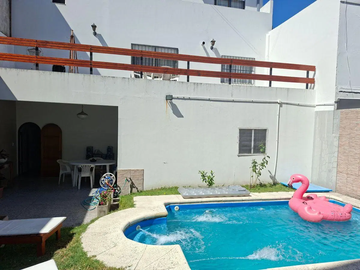 Ramos Mejía 2 casa con local 70 m2 y fondo 5