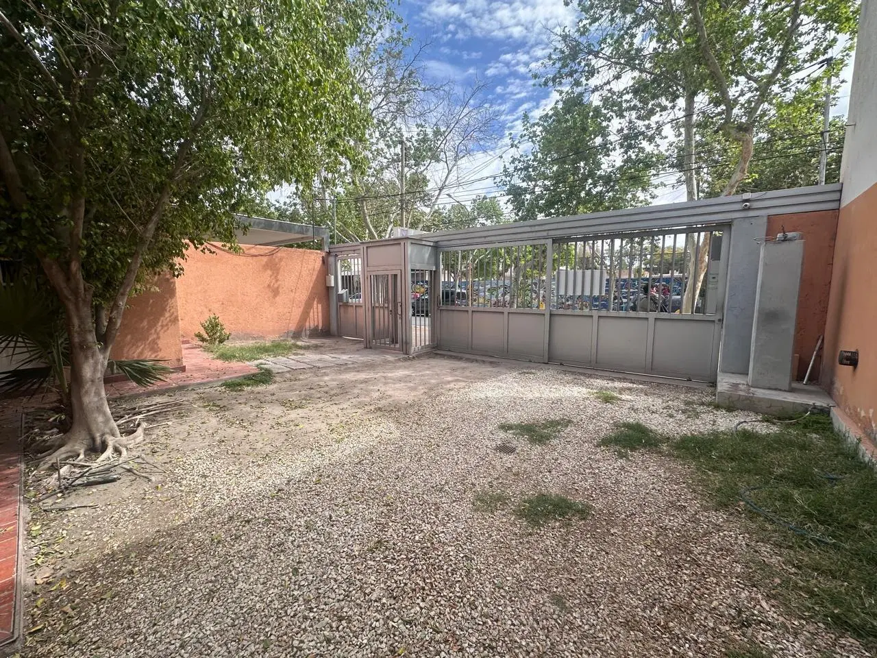 Casa Comercial en Capital. 3