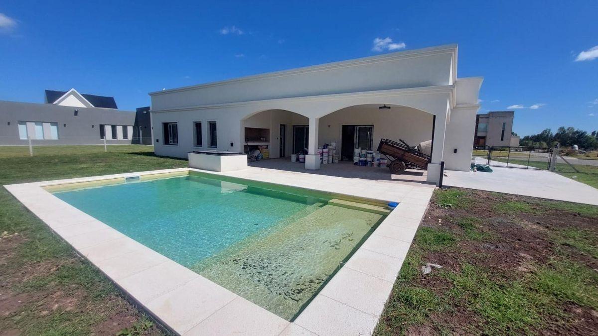 VENTA CASA A ESTRENAR LA VICTORIA POLO COUNTRY CLUB 5 AMBIENTES , PILETA