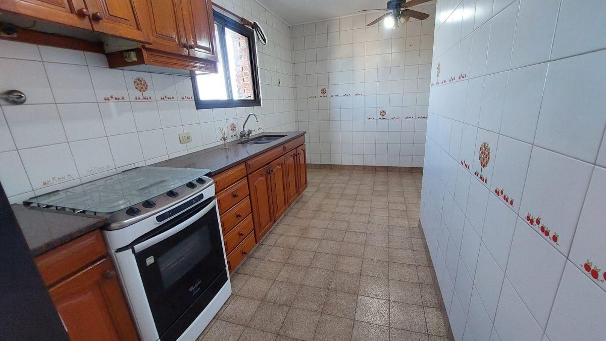 Foto de ALQUILER DEPARTAMENTO QUILMES CENTRO 3 AMBIENTES PISCINA Y DOBLE COCHERA, imagen 2
