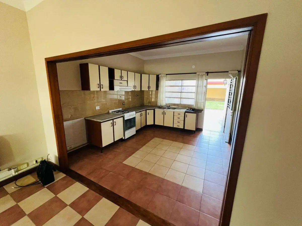 ALQUILER CASA QUILMES 3 AMBIENTES 5