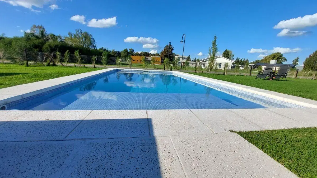 VENTA CASA LA VICTORIA POLO COUNTRY CLUB 5 AMBIENTES!!! 4