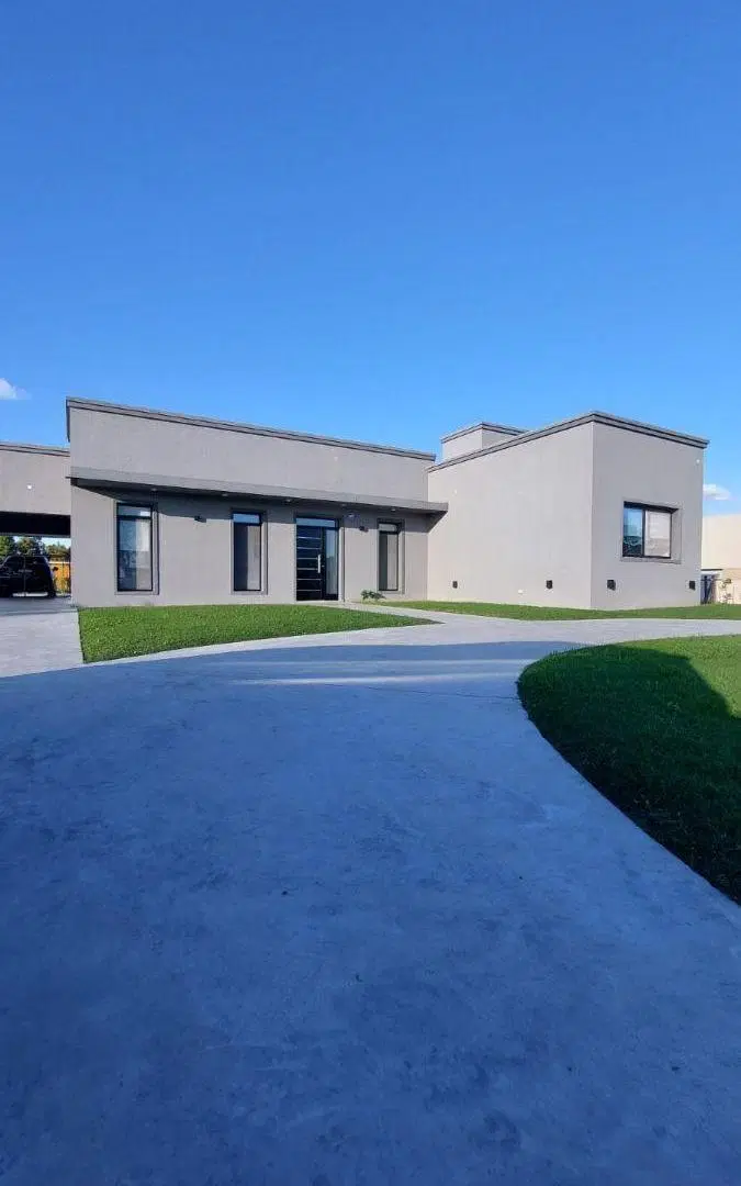 VENTA CASA LA VICTORIA POLO COUNTRY CLUB 5 AMBIENTES!!! 3