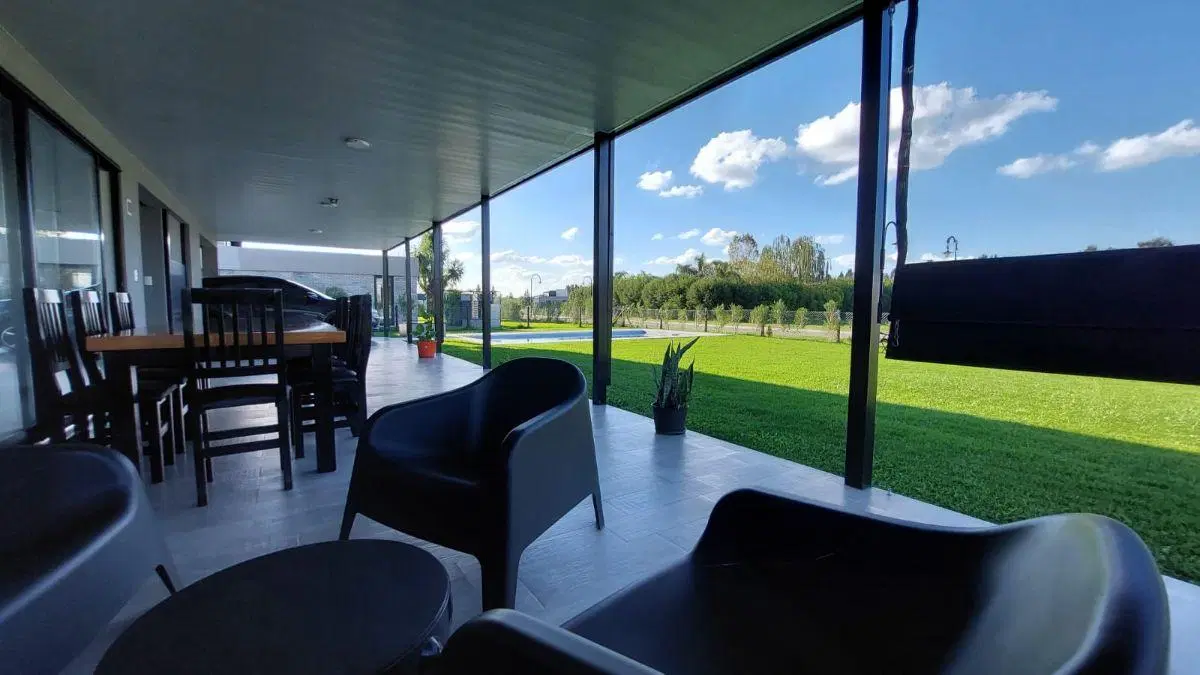 VENTA CASA LA VICTORIA POLO COUNTRY CLUB 5 AMBIENTES!!! 2